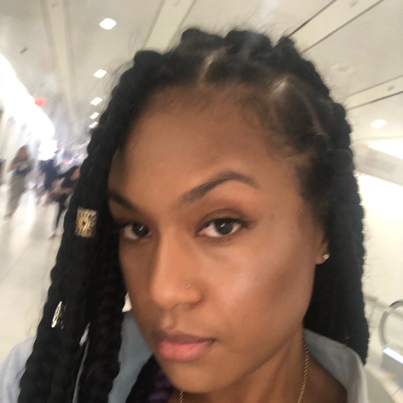 Meet your Posher, Tia - Picture 1 of 1